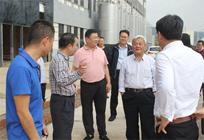 國家制造強國建設戰略咨詢(xún)委員會(huì )委員屈賢明院長(cháng)到皇氏集團參觀(guān)考察