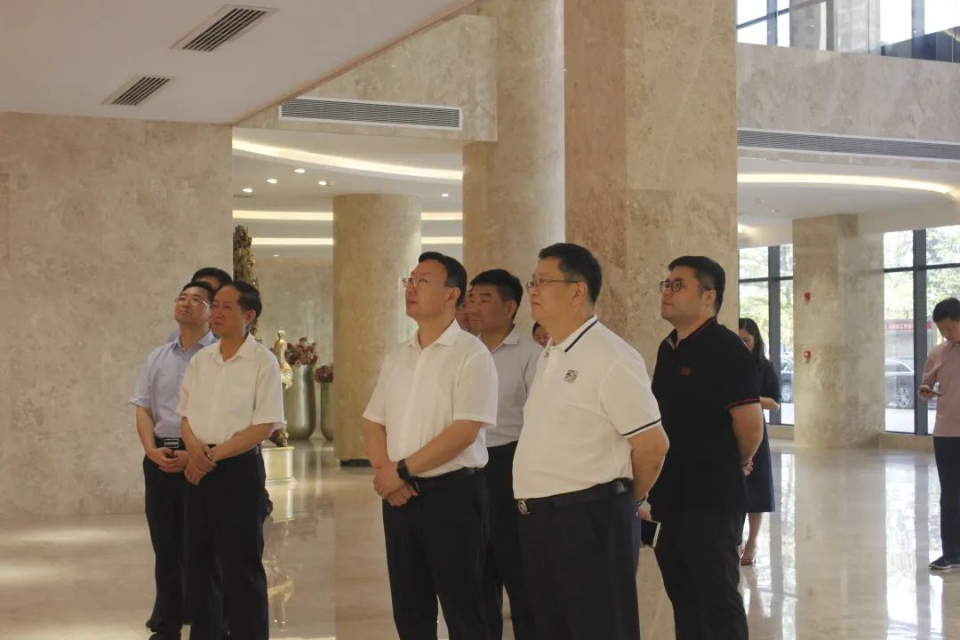 深化地企合作，共謀發(fā)展機遇丨泰安市委領(lǐng)導一行蒞臨皇氏集團交流指導
