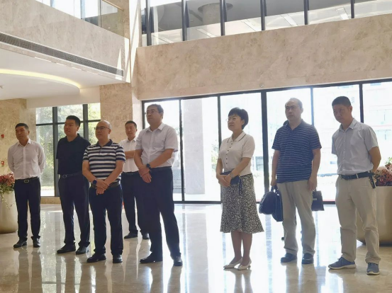 張家口市副市長(cháng)劉海峰一行到皇氏集團開(kāi)展調研考察交流活動(dòng)