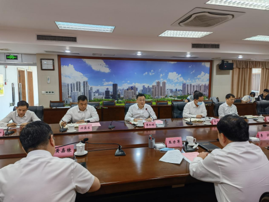 來(lái)賓市與皇氏集團、華能舉行200萬(wàn)千瓦農光牧儲大基地項目推進(jìn)座談會(huì )